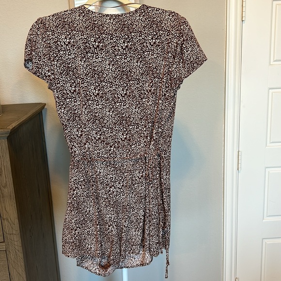 Urban Outfitter Wrap Romper Shorts Brown and Cream Size Medium - Picture 6 of 9
